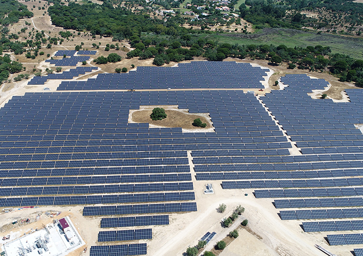 foto noticia Iberdrola pone en marcha Algeruz II, su primera planta fotovoltaica en Portugal.
